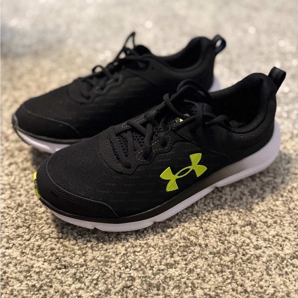 Under Armour Charge Assert 10 Men’s Shows (NWOT)